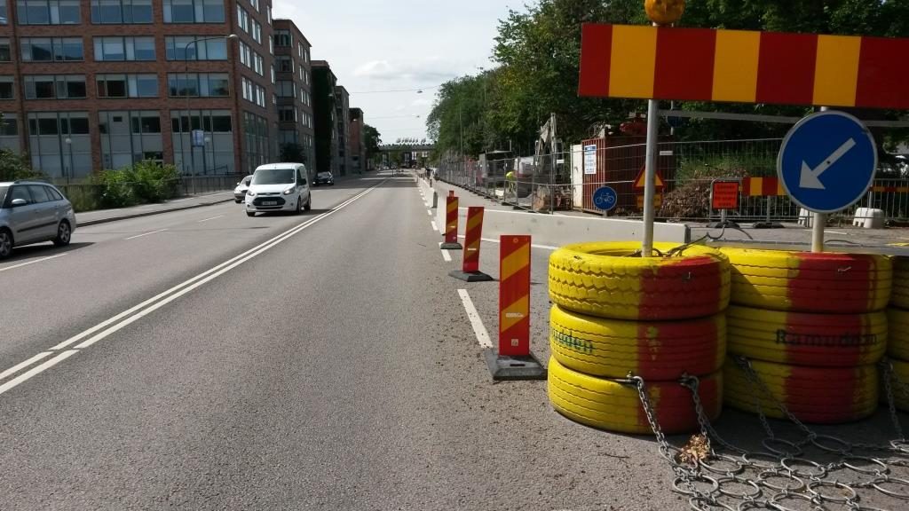Ajoradalta tilan ottaminen pyöräilylle on Tukholmassa arkea.